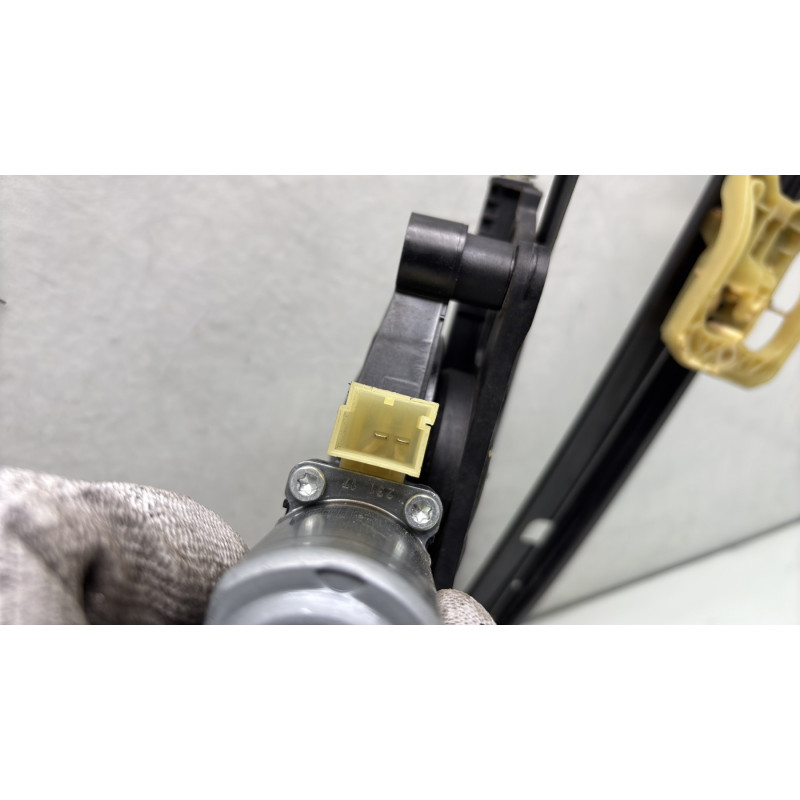 Leve vitre electrique avant gauche AUDI A4 4 Photo n°9