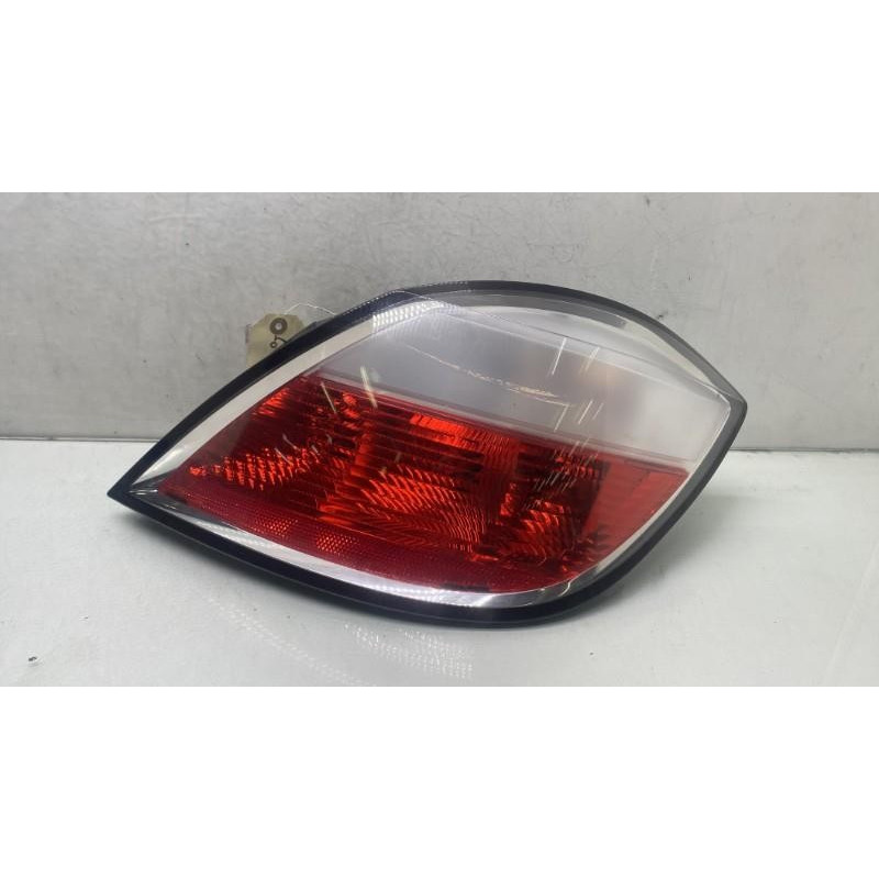Feu arriere principal droit (feux) OPEL ASTRA H Photo n°8