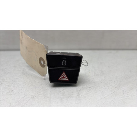 Bouton de warning HYUNDAI I 20 2 Photo n°1