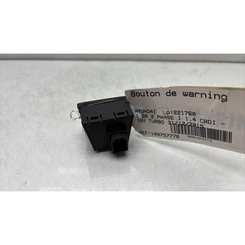 Bouton de warning HYUNDAI I 20 2 Photo n°2