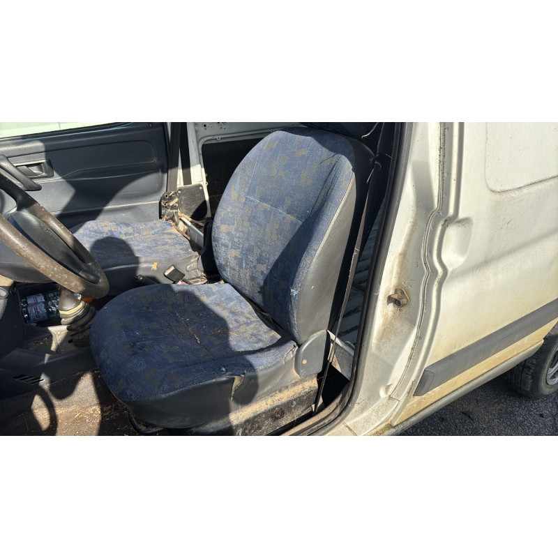 Bouton de warning PEUGEOT PARTNER 1 Photo n°14