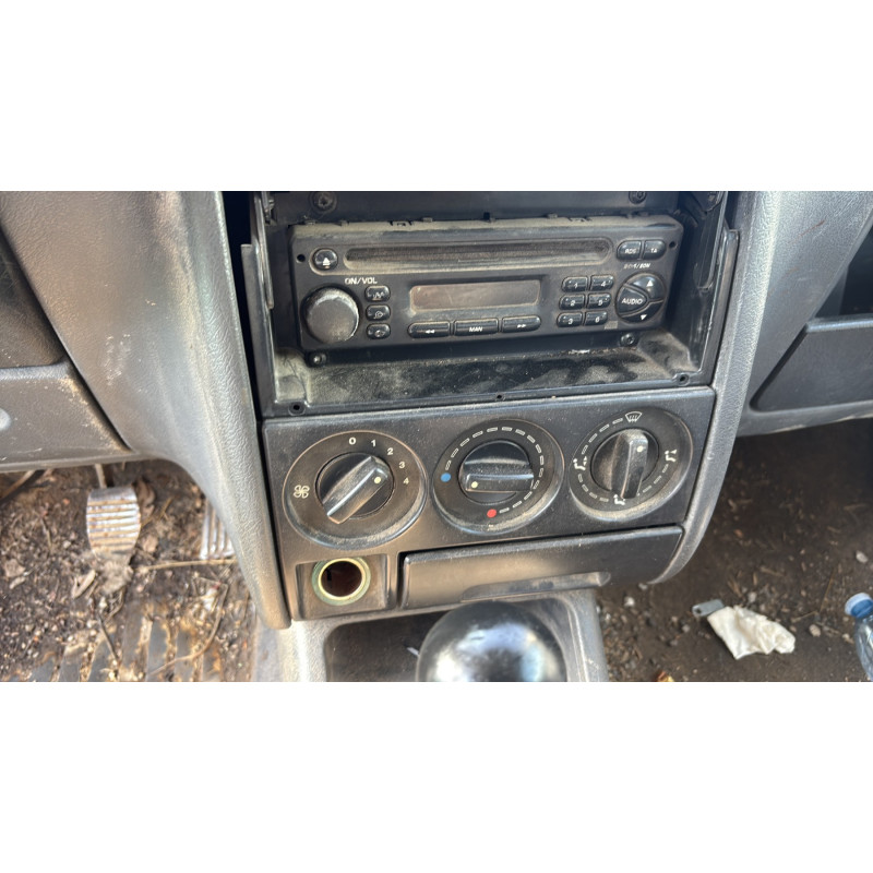 Bouton de warning PEUGEOT PARTNER 1 Photo n°19
