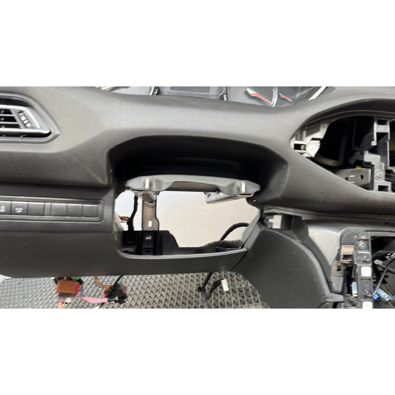 Planche de bord complete PEUGEOT 308 2 Photo n°5