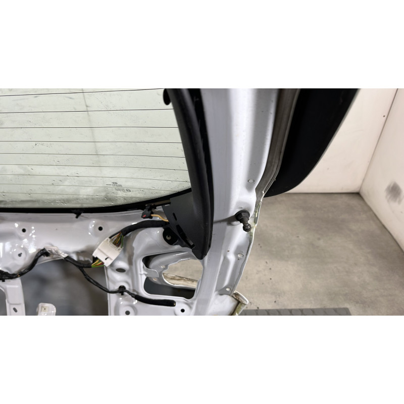 Malle/Hayon arriere KIA CEE-D 2 Photo n°9