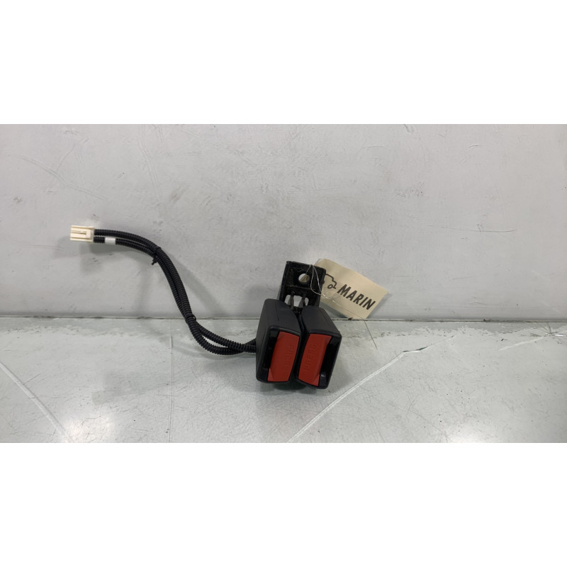 Attache ceinture arriere gauche KIA CEE-D 2 Photo n°1