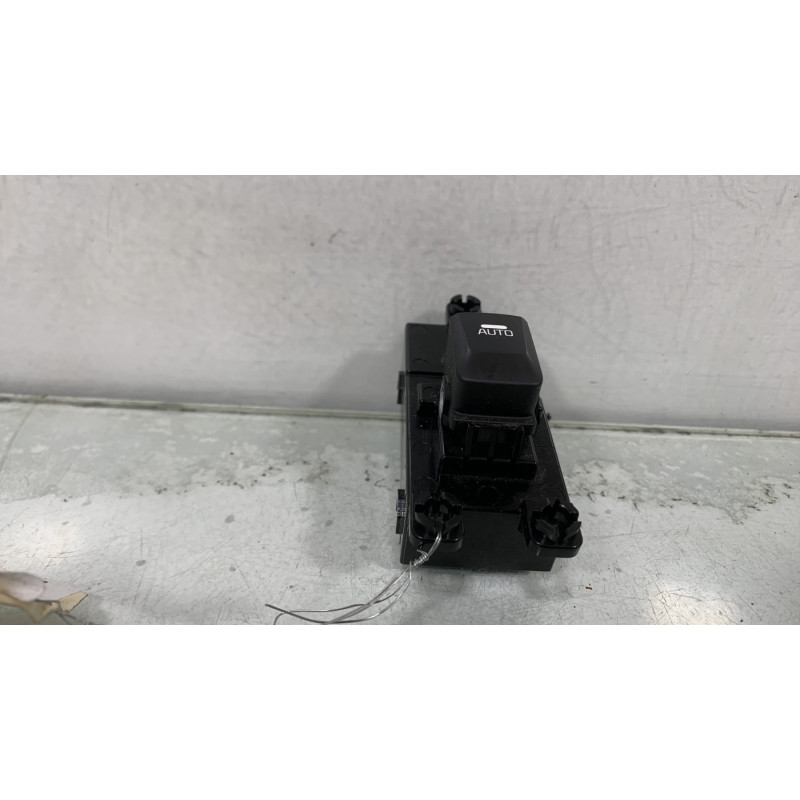 Interrupteur de leve vitre avant droit KIA CEE-D 2 Photo n°1