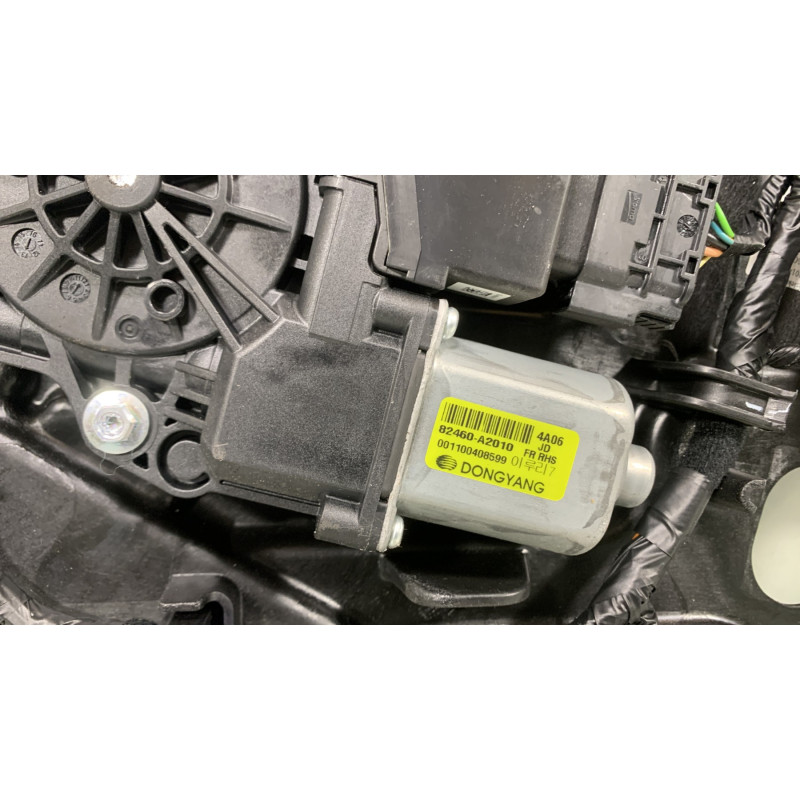 Leve vitre electrique avant droit KIA CEE-D 2 Photo n°2