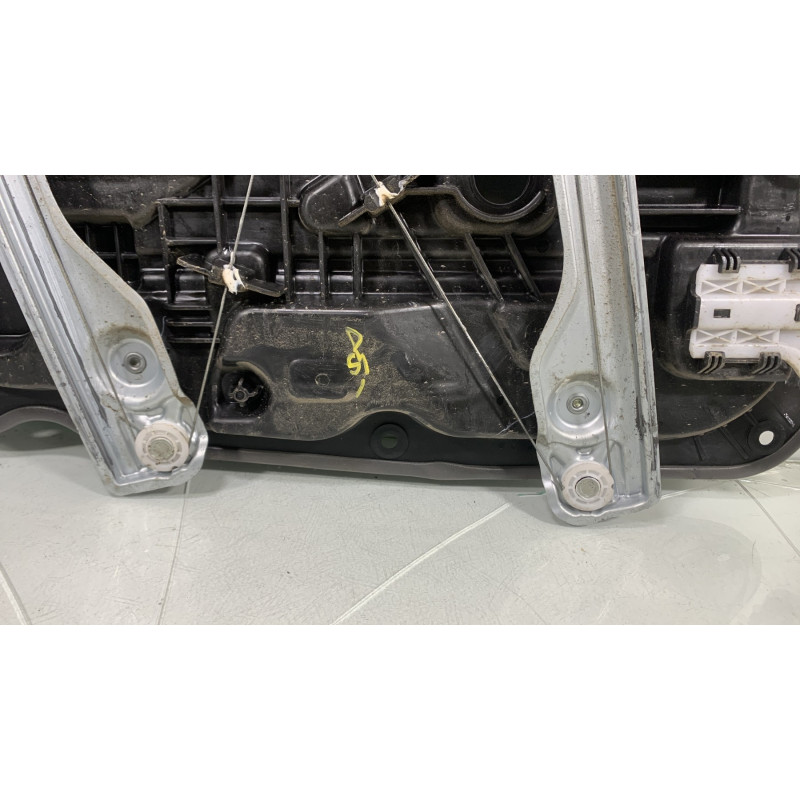 Leve vitre electrique avant droit KIA CEE-D 2 Photo n°4