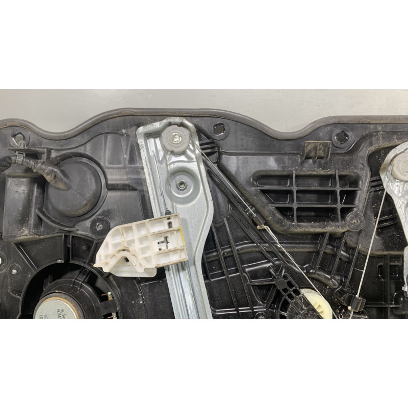 Leve vitre electrique avant droit KIA CEE-D 2 Photo n°6