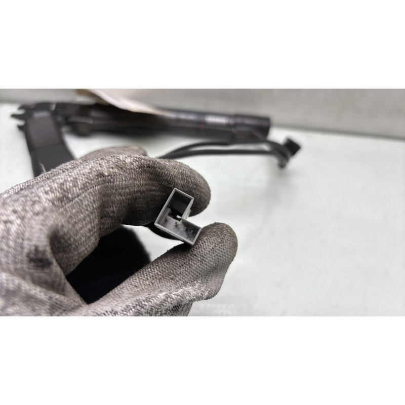Pretensionneur de ceinture avant droit BMW SERIE 3 E90 Photo n°4