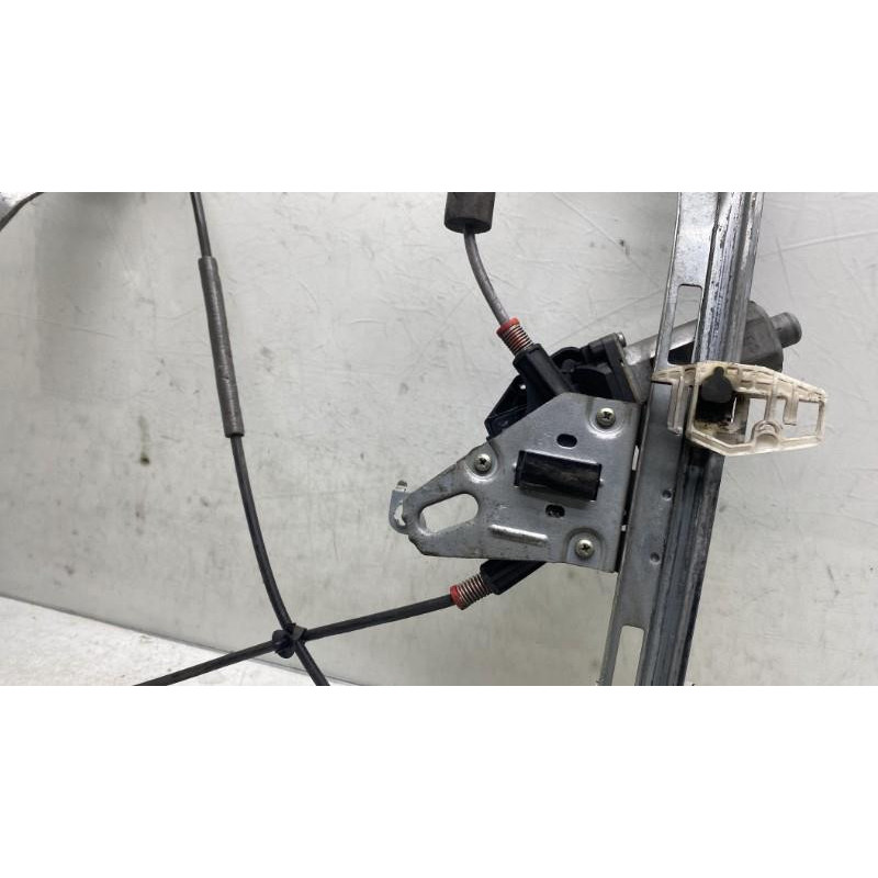 Leve vitre electrique avant gauche PEUGEOT 206+ Photo n°26