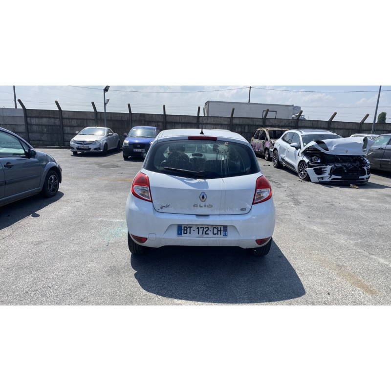 Boitier filtre a air RENAULT CLIO 3 Photo n°5