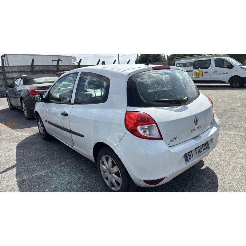 Boitier filtre a air RENAULT CLIO 3 Photo n°9