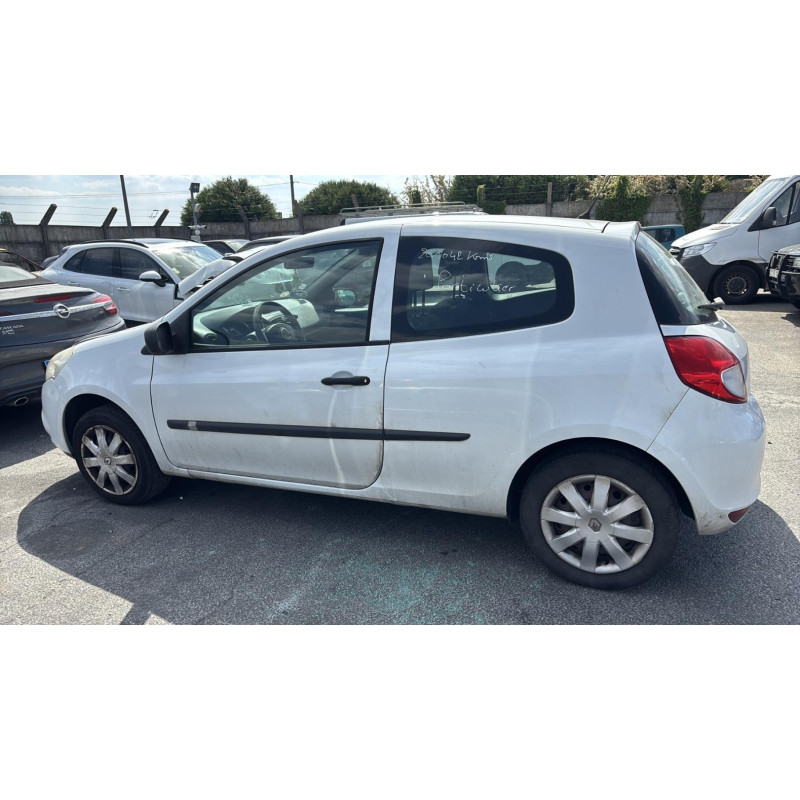 Boitier filtre a air RENAULT CLIO 3 Photo n°12