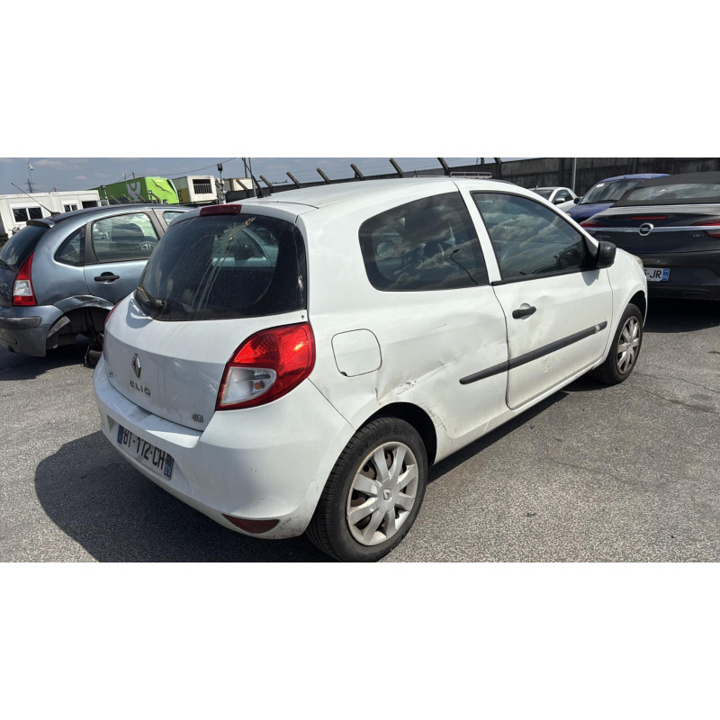 Boitier filtre a air RENAULT CLIO 3 Photo n°13