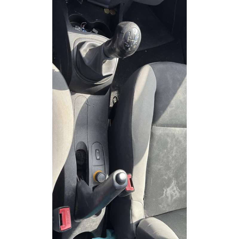 Boitier filtre a air RENAULT CLIO 3 Photo n°18