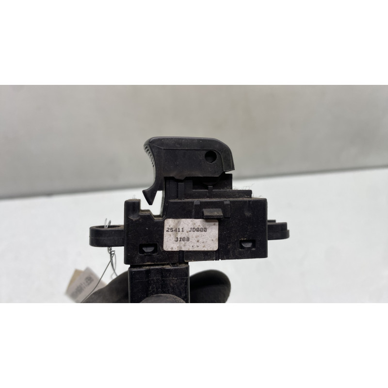 Interrupteur de leve vitre arriere gauche NISSAN QASHQAI 1 Photo n°4