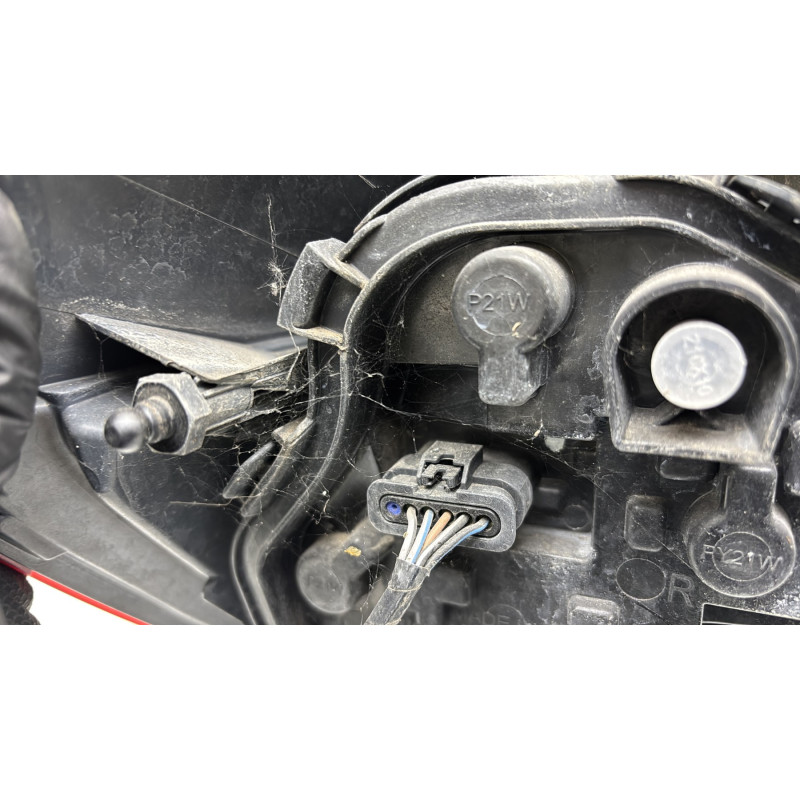 Feu arriere principal droit (feux) BMW SERIE 1 F20 Photo n°7
