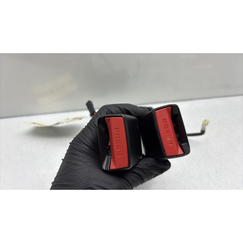 Attache ceinture arriere droit BMW SERIE 1 F20 Photo n°5