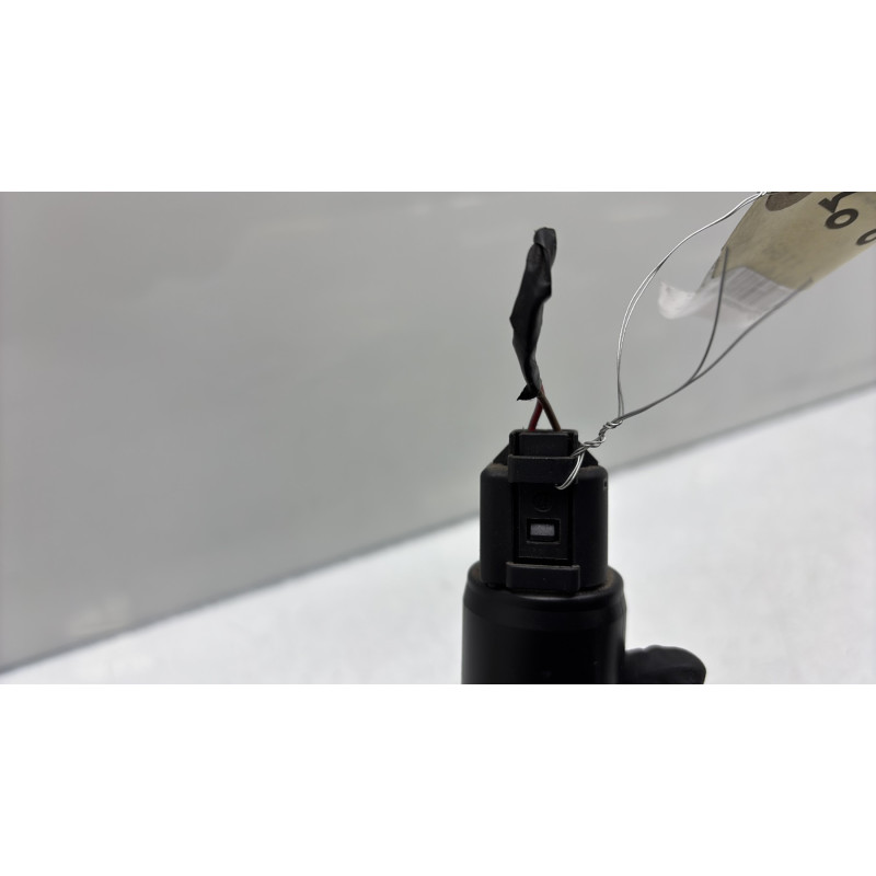 Pompe lave glace avant BMW SERIE 1 F20 Photo n°3