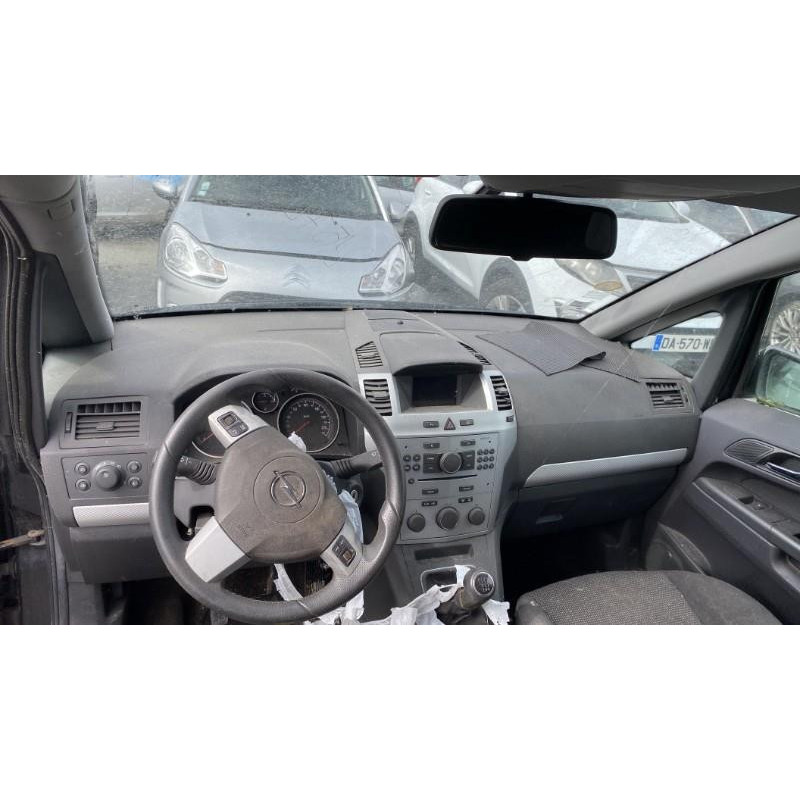 Feu arriere principal droit (feux) OPEL ZAFIRA B Photo n°17