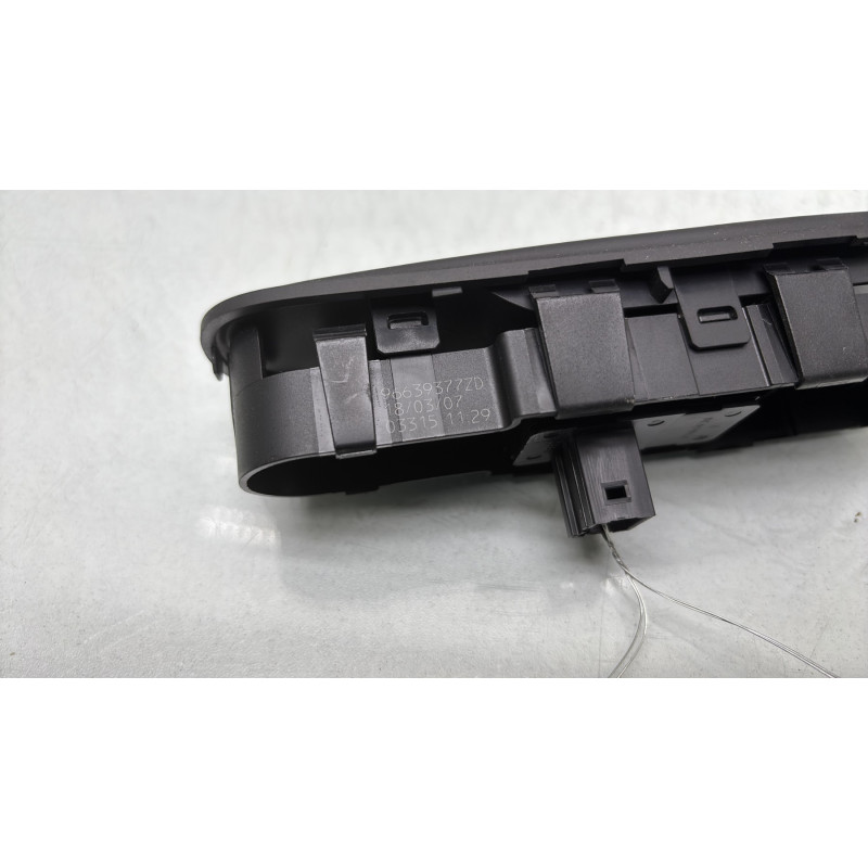 Interrupteur de leve vitre avant droit CITROEN C4 PICASSO 1 Photo n°3
