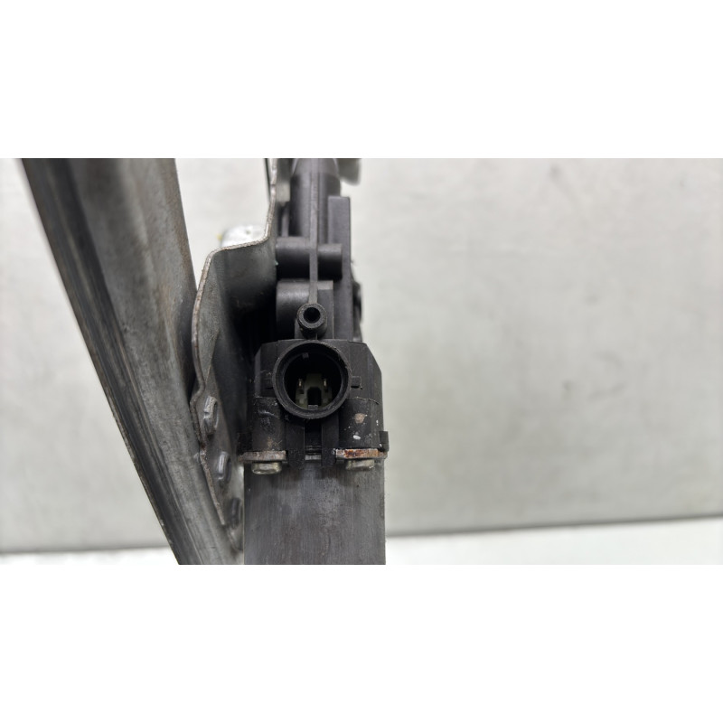 Leve vitre electrique avant droit DACIA LOGAN MCV 1 Photo n°4