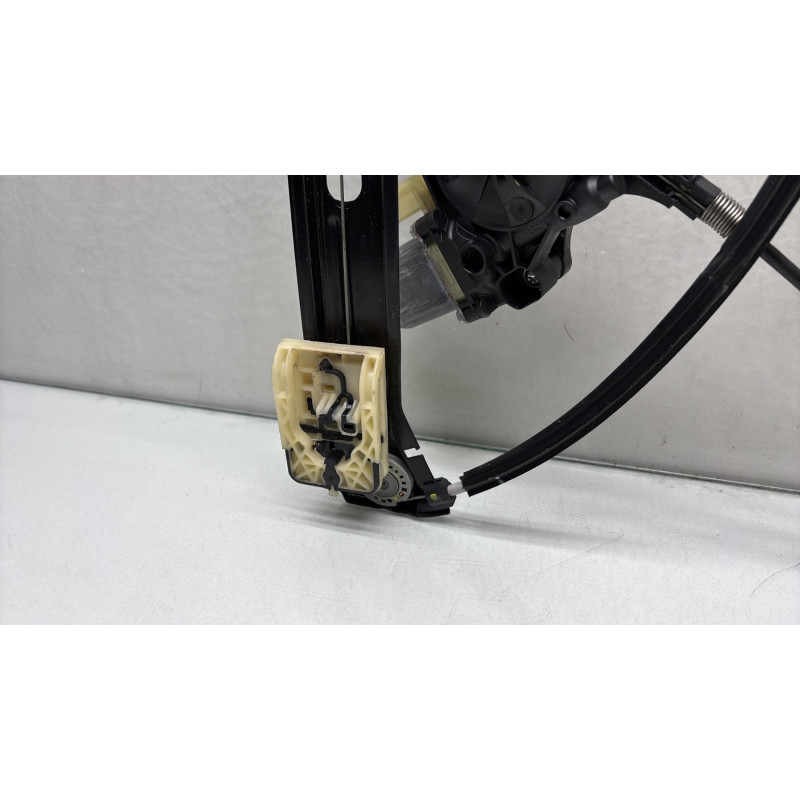 Leve vitre electrique avant droit SEAT ATECA Photo n°3
