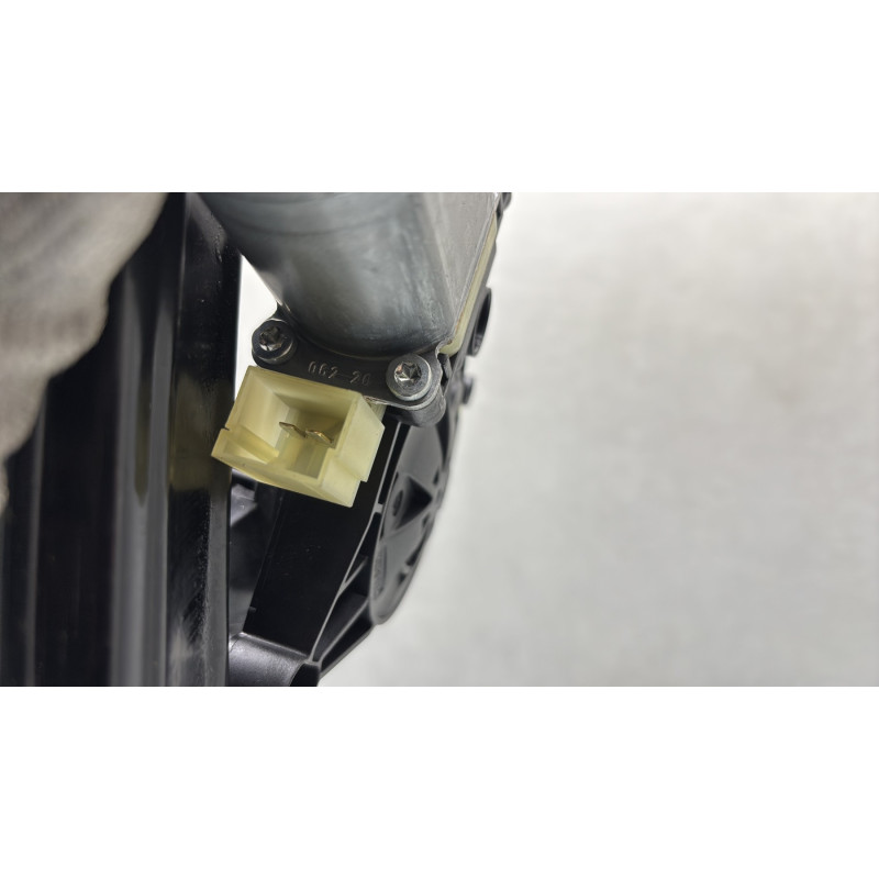 Leve vitre electrique avant gauche SEAT ATECA Photo n°11