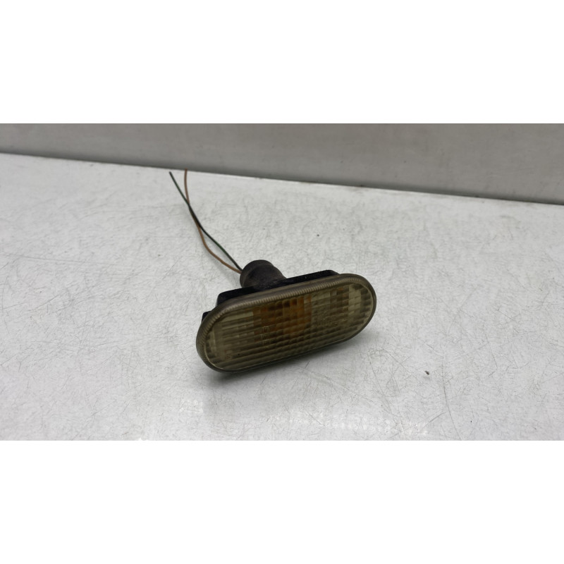 Repetiteur clignotant avant droit  (Feux) SEAT TOLEDO 2 Photo n°1