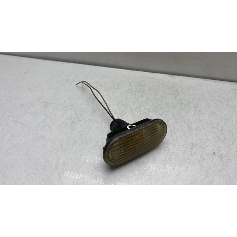Repetiteur clignotant avant droit  (Feux) SEAT TOLEDO 2 Photo n°2
