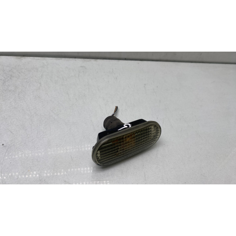Repetiteur clignotant avant gauche (Feux) SEAT TOLEDO 2 Photo n°2