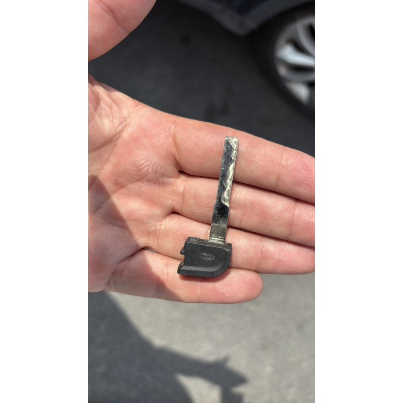 Bouton de coffre FORD KUGA 1 Photo n°20