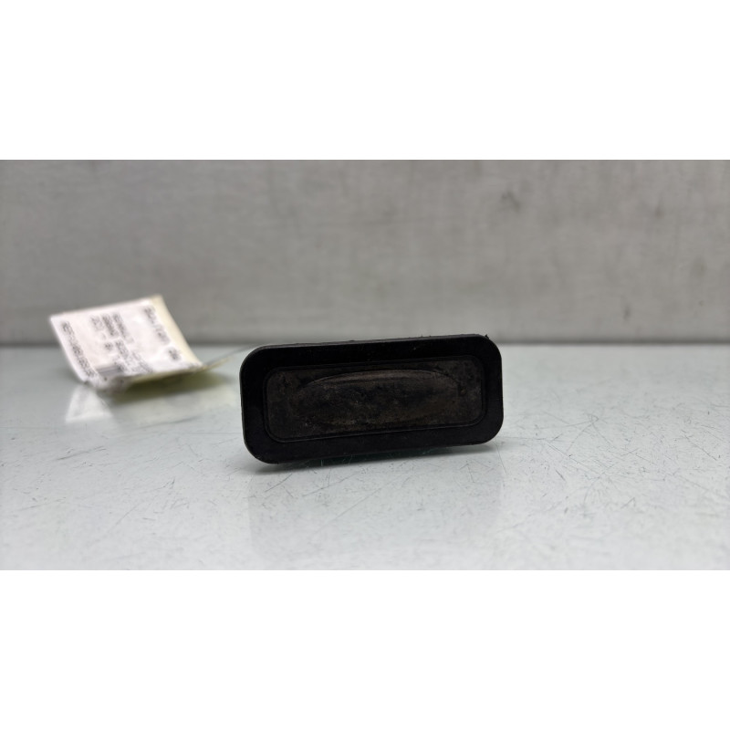 Bouton de coffre RENAULT GRAND SCENIC 2 Photo n°1