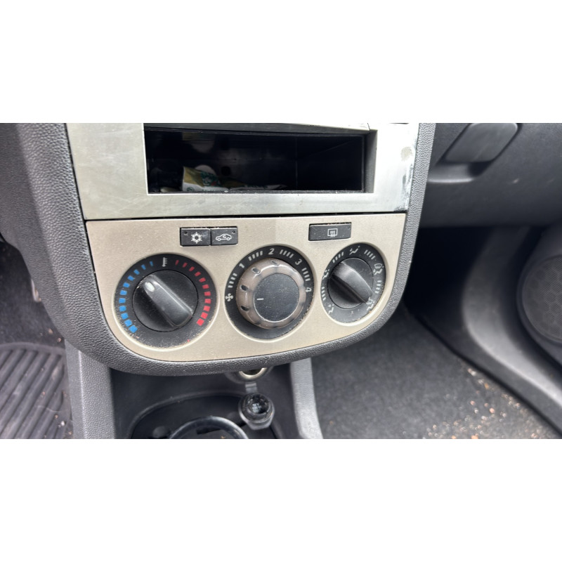 Bouton de warning OPEL CORSA D Photo n°17