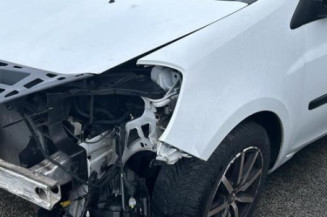 Calculateur moteur RENAULT CLIO 3