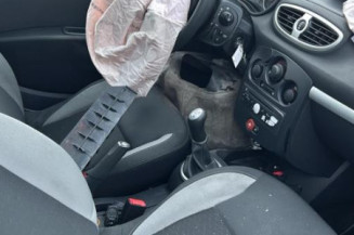 Calculateur moteur RENAULT CLIO 3