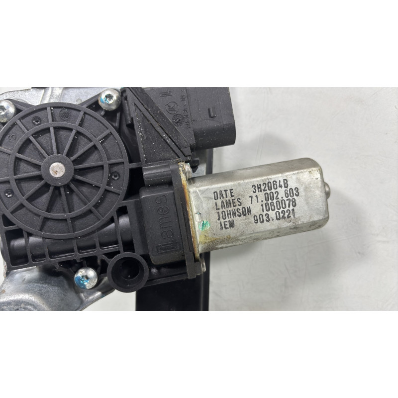 Leve vitre electrique arriere gauche BMW SERIE 1 E87 Photo n°4