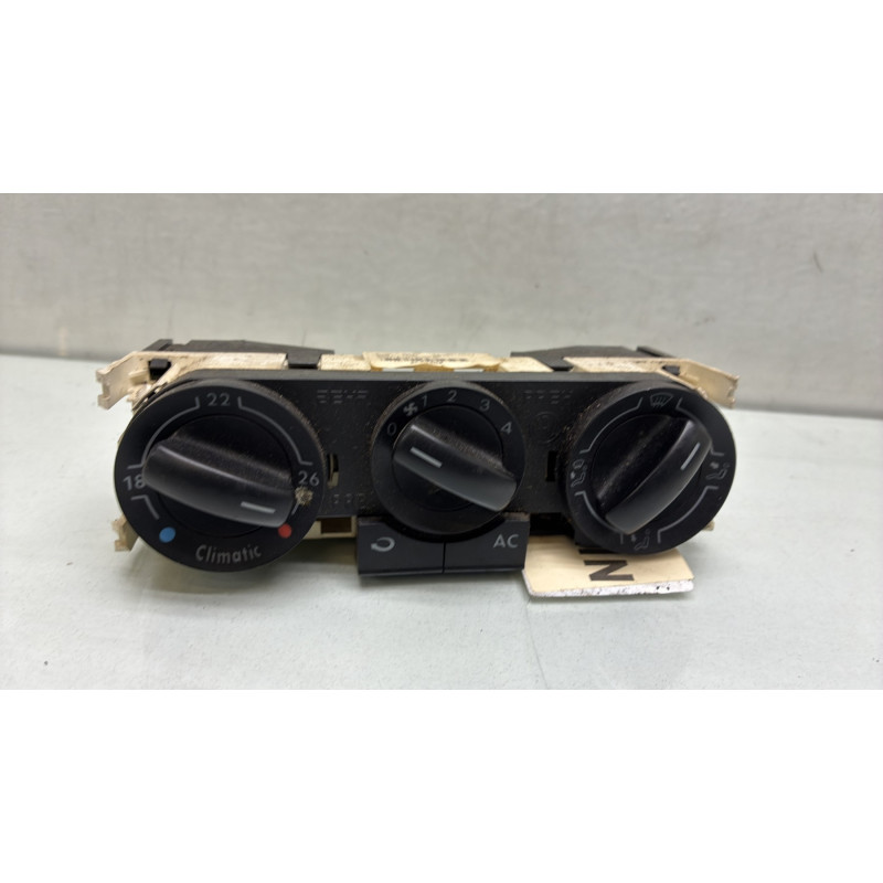 Commande chauffage VOLKSWAGEN POLO 4 Photo n°1