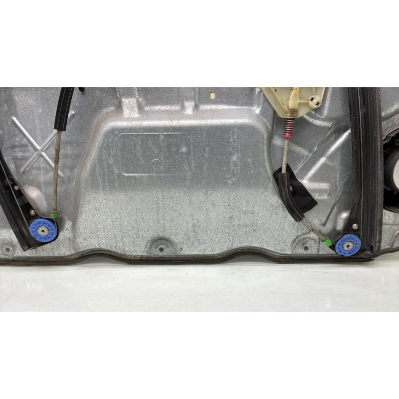 Leve vitre electrique avant droit VOLKSWAGEN POLO 4 Photo n°5