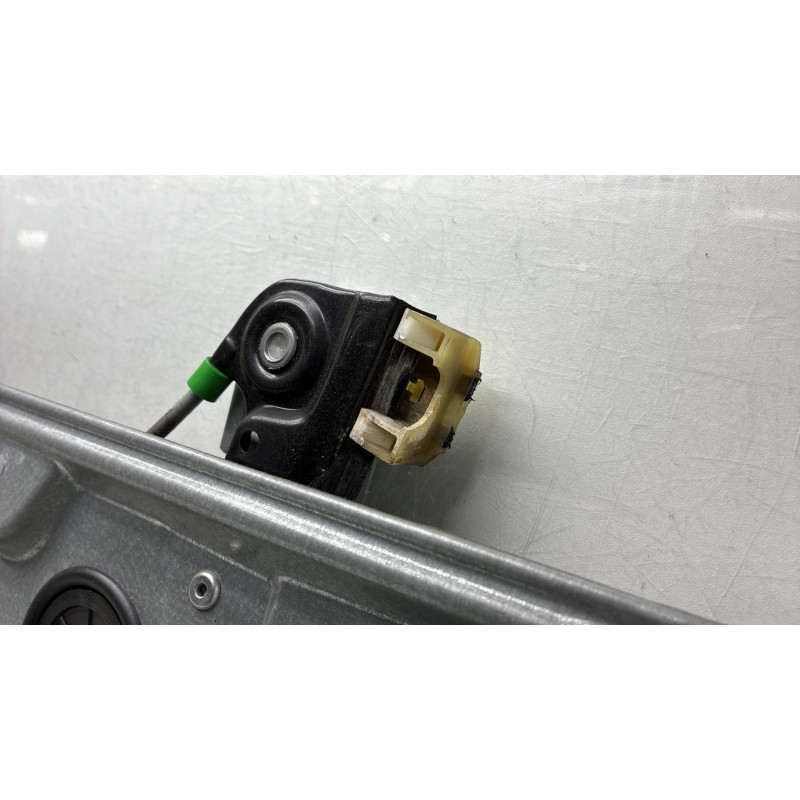 Leve vitre electrique avant droit VOLKSWAGEN POLO 4 Photo n°7