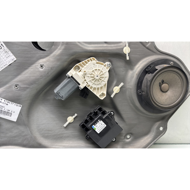 Leve vitre electrique arriere gauche MERCEDES CLASSE A 169 Photo n°2