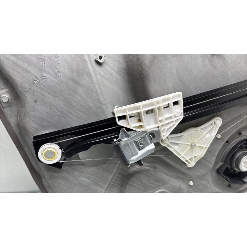 Leve vitre electrique arriere gauche MERCEDES CLASSE A 169 Photo n°4