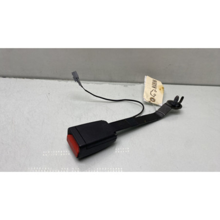 Attache ceinture avant droit RENAULT CAPTUR 1
