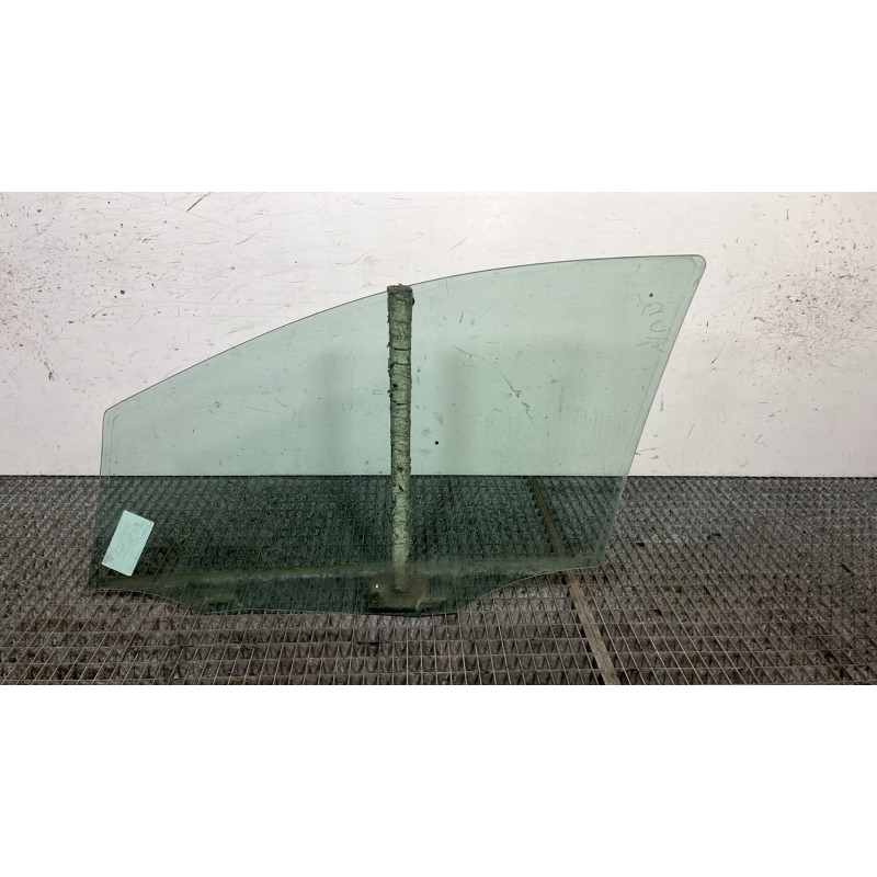 Vitre avant droit MERCEDES CLASSE A 169 Photo n°4