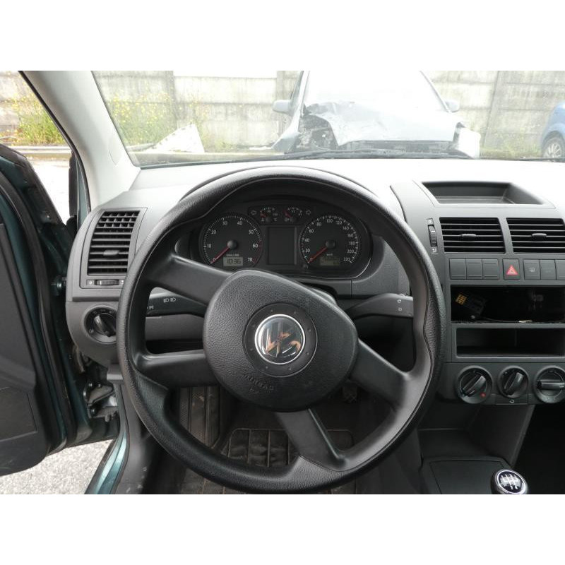 Charniere de capot VOLKSWAGEN POLO 4 Photo n°14