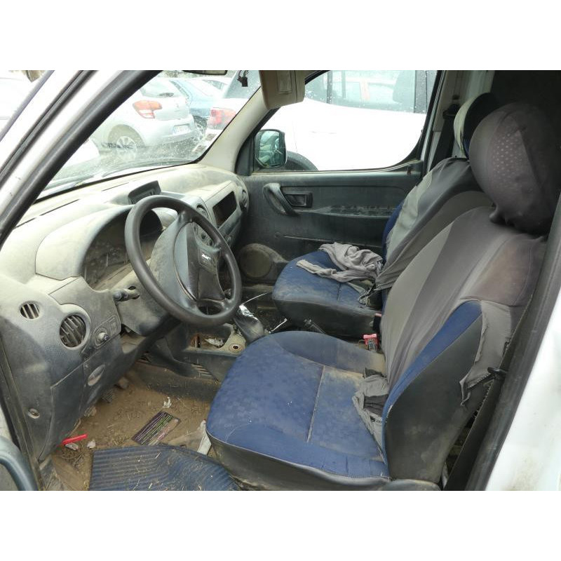 Pare choc arriere PEUGEOT PARTNER 1 Photo n°30