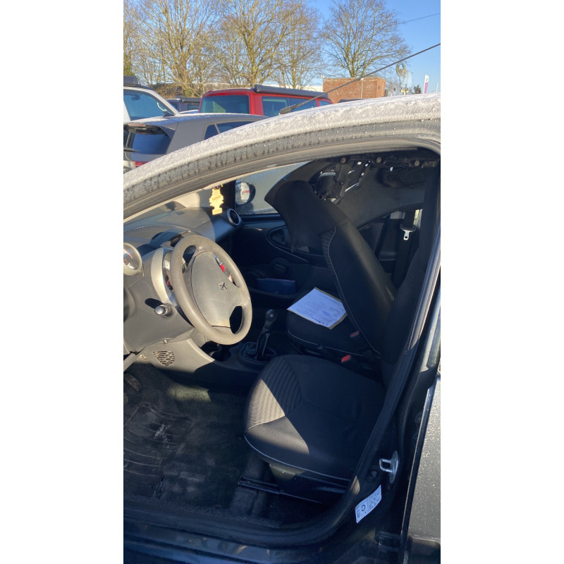 Interrupteur de leve vitre avant droit PEUGEOT 107 Photo n°10