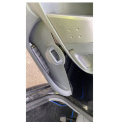 Interrupteur de leve vitre avant droit PEUGEOT 107