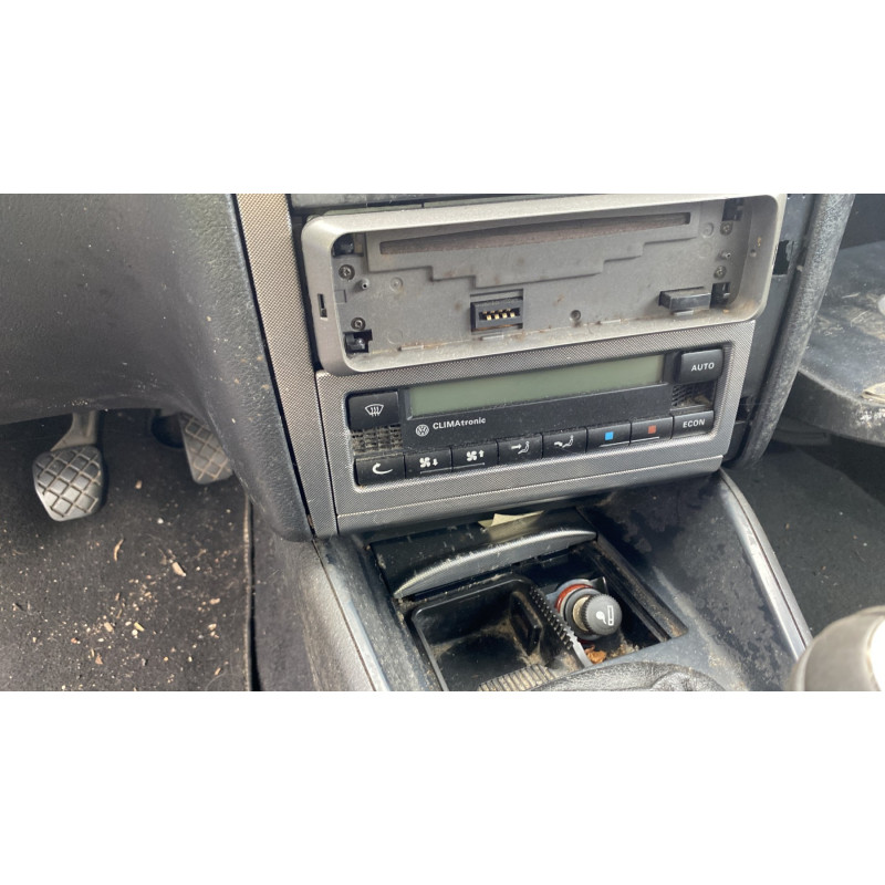 Vitre avant droit VOLKSWAGEN GOLF 4 Photo n°19